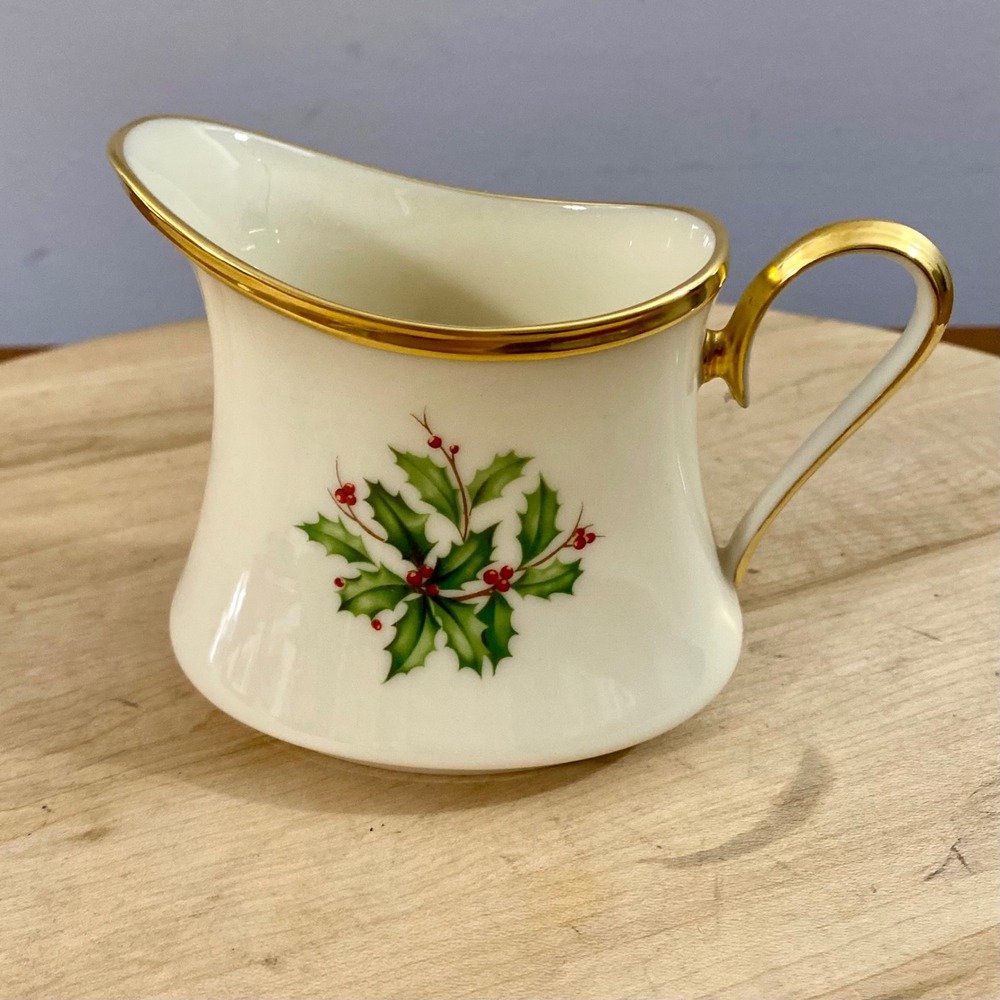 Lenox Holiday Coffee Pot Creamer & Sugar Bowl 3 Pc Set Holly Berry Gold Trim USA - Picture 11 of 16